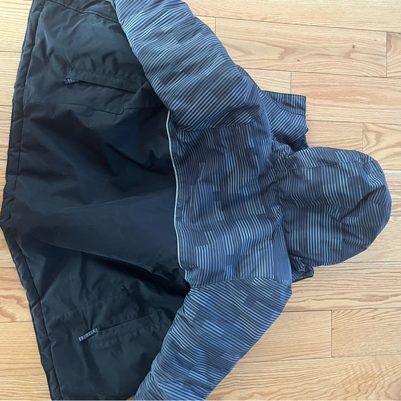 Children’s Place winter jacket. With removable shell. Good condition. - Picture 2 of 4